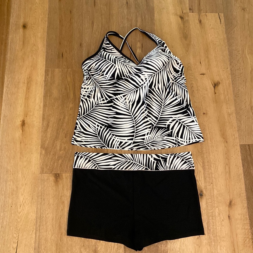 Women’s Tankini, Black and White, Cute Swimwear 20W